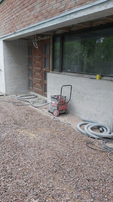 Betoniseinän/sokkelin hionta 