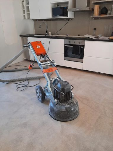 Betonilattian hionta ja pinnoitus