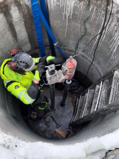 Näyteporausta paalulaatasta timanttiporalla